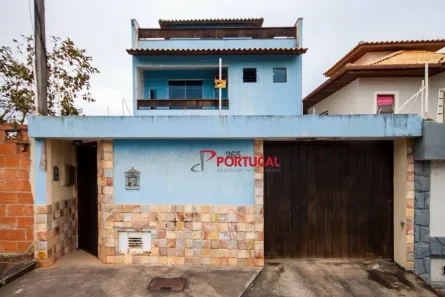 Casa com 4 Quartos à venda, 180m² no Novo Horizonte, Macaé