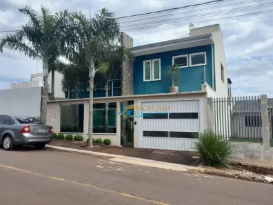 Sobrado com 3 Quartos à venda, 241m² no Morumbi, Cascavel