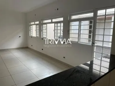 Casa com 3 Quartos para alugar, 356m² no Brasil, Uberlândia