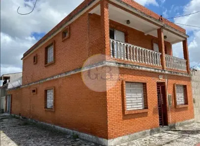 Sobrado com 4 Quartos para alugar, 230m² no Centro, Pelotas