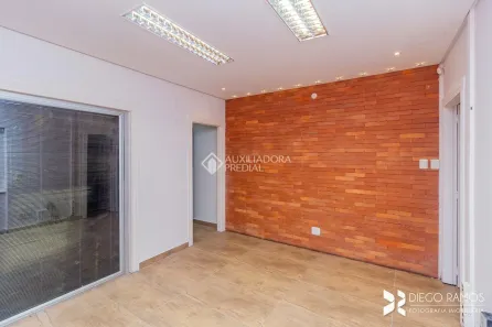 Imóvel Comercial para alugar, 200m² no Auxiliadora, Porto Alegre