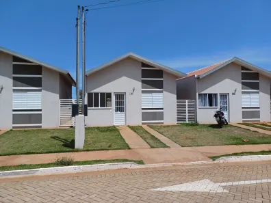 Casa com 2 Quartos para alugar, 48m² no Vila Nasser, Campo Grande
