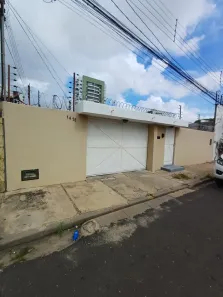 Casa com 4 Quartos à venda, 200m² no Jóquei, Teresina