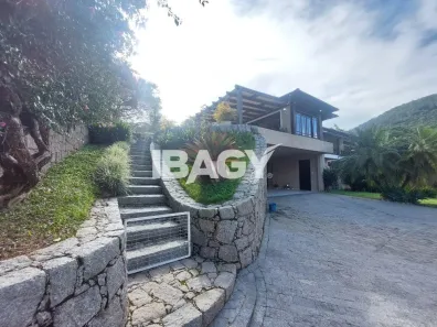 Casa com 6 Quartos para alugar, 314m² no Sambaqui, Florianópolis