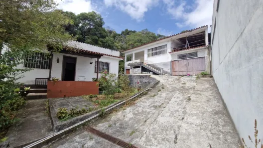 Casa com 4 Quartos à venda, 200m² no Jardim Meudon, Teresópolis