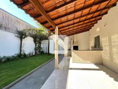 Casa com 3 Quartos à venda, 160m² no Jardim Holanda, Uberlândia