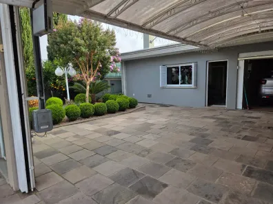Casa com 3 Quartos à venda, 145m² no Santa Lúcia, Caxias do Sul