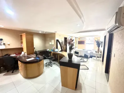 Sala Comercial com 4 Quartos à venda, 146m² no Candelária, Natal