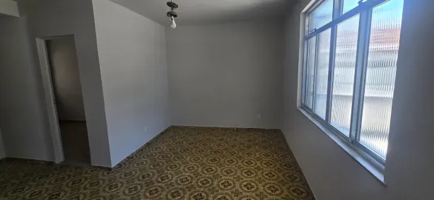 Casa com 2 Quartos para alugar, 80m² no Tanque, Rio de Janeiro