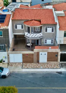Casa com 5 Quartos para alugar, 250m² no Atalaia, Aracaju