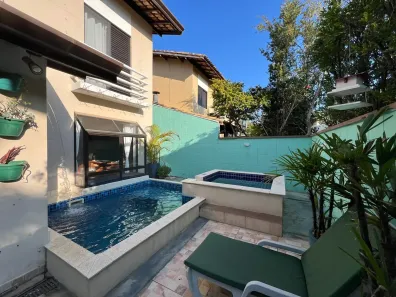 Casa de Condomínio com 3 Quartos à venda, 250m² no Jardim Colibri, Embu das Artes