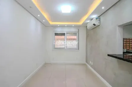 Apartamento com 2 Quartos para alugar, 62m² no Jardim do Salso, Porto Alegre