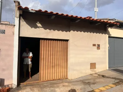 Casa com 2 Quartos para alugar, 77m² no Residencial São Marcos, Goiânia