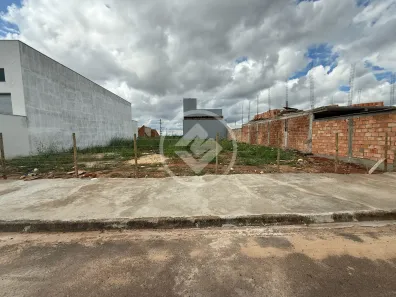 Lote/Terreno à venda, 300m² no Loteamento Monte Hebron, Uberlândia