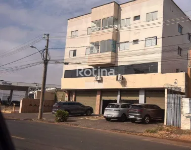 Apartamento com 3 Quartos para alugar, 84m² no Alto Umuarama, Uberlândia