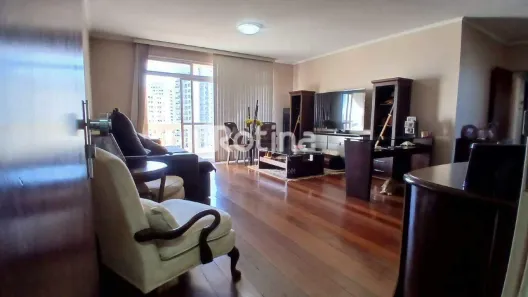 Apartamento com 4 Quartos à venda, 160m² no Fundinho, Uberlândia