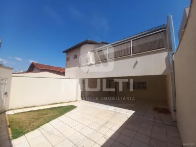 Casa com 4 Quartos para alugar, 300m² no Santa Mônica, Uberlândia