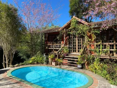 Casa com 7 Quartos à venda, 200m² no Araras, Petrópolis