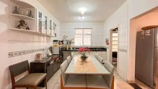 Casa com 5 Quartos à venda, 395m² no Buritis, Belo Horizonte
