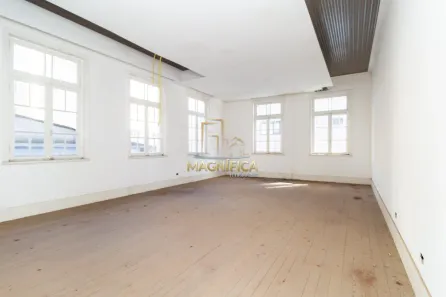 Casa com 1 Quarto para alugar, 501m² no Centro, Curitiba