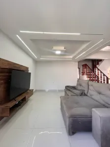 Casa de Condomínio com 6 Quartos para alugar, 220m² no Vargem Pequena, Rio de Janeiro