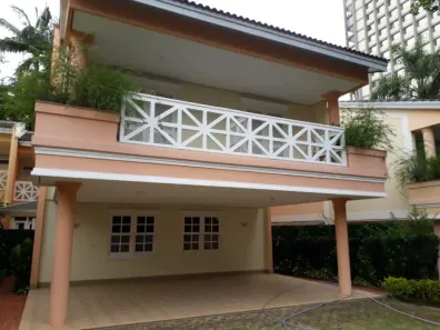 Sobrado com 4 Quartos à venda, 572m² no Santo Amaro, São Paulo
