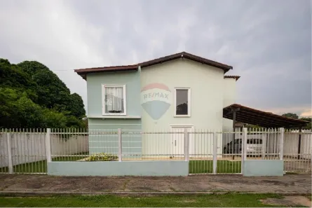Casa de Condomínio com 4 Quartos à venda, 295m² no Tarumã, Manaus