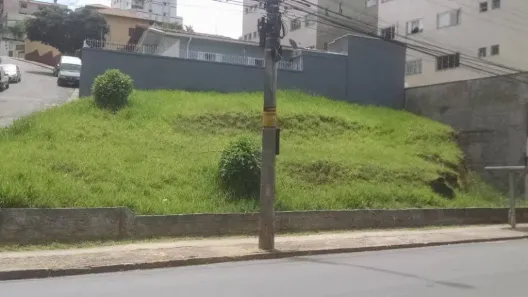 Lote/Terreno à venda, 270m² no Jardim Quisisana, Poços de Caldas