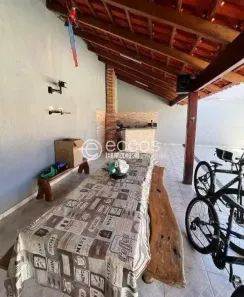 Casa com 3 Quartos à venda, 220m² no Vila Satélite, Uberlândia