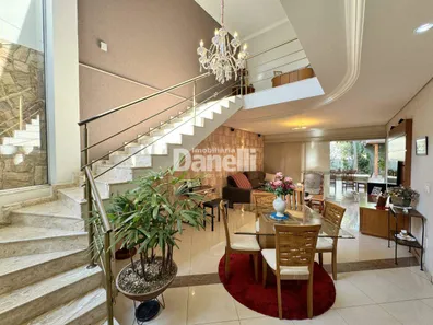 Casa com 4 Quartos à venda, 273m² no Centro, Taubaté