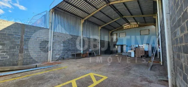 Galpão/Depósito/Armazém para alugar, 250m² no Umuarama, Uberlândia