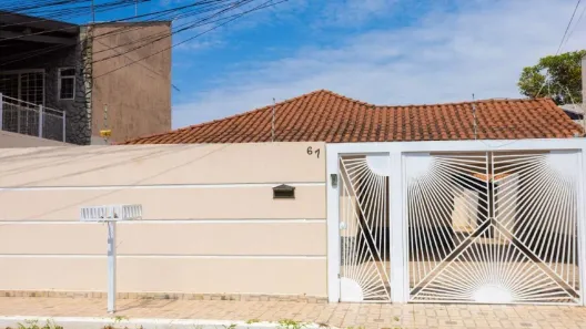 Casa com 4 Quartos para alugar, 216m² no Jardim Monte Alegre, Campo Grande