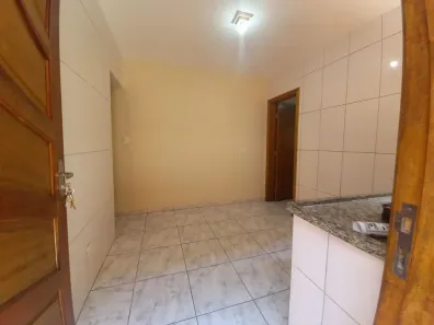 Casa com 1 Quarto para alugar, 45m² no Jardim Rubilene, São Paulo