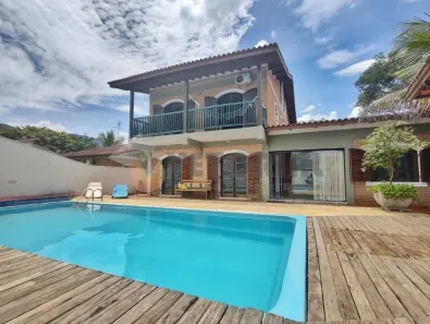 Sobrado com 5 Quartos à venda, 288m² no Balneário Califórnia, Caraguatatuba