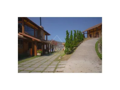 Casa de Condomínio com 4 Quartos à venda, 450m² no Itaipava, Petrópolis