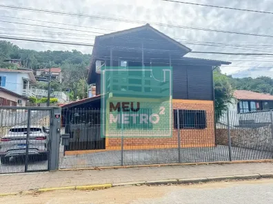Casa com 4 Quartos à venda, 200m² no Sambaqui, Florianópolis