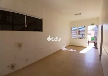 Ponto Comercial com 8 Quartos para alugar, 200m² no Centro, Uberlândia
