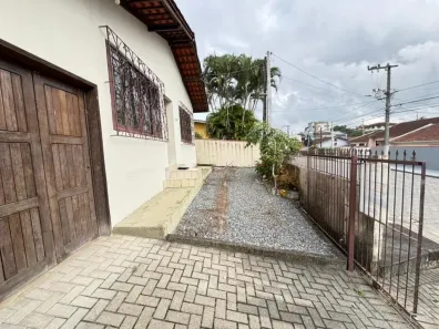 Casa com 3 Quartos à venda, 140m² no Nova Brasília, Joinville
