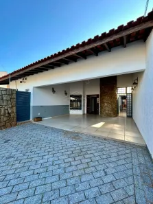 Casa com 4 Quartos para alugar, 350m² no Parque Jardim Europa, Bauru