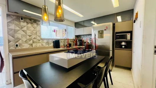 Casa com 3 Quartos à venda, 210m² no Maravista, Niterói