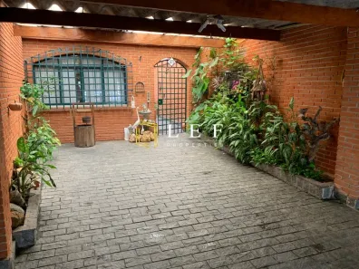 Casa com 3 Quartos à venda, 390m² no Vila Romana, São Paulo