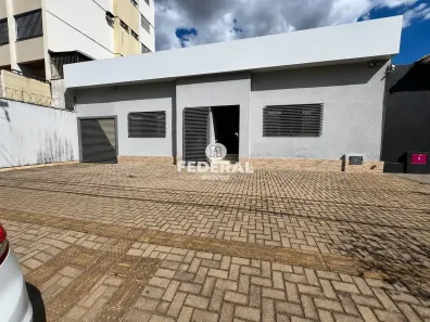 Casa com 6 Quartos para alugar, 115m² no Setor Central, Goiânia