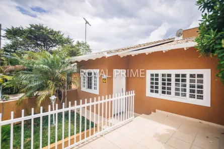 Casa com 2 Quartos para alugar, 100m² no São Braz, Curitiba
