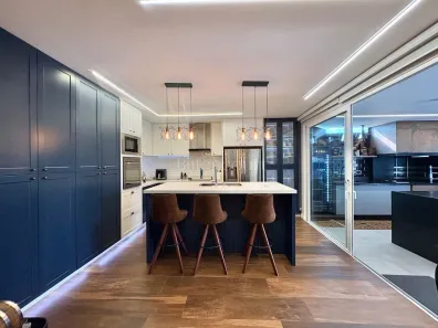 Sobrado com 3 Quartos à venda, 233m² no Costa e Silva, Joinville