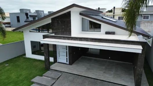 Casa de Condomínio com 3 Quartos à venda, 208m² no Ingleses do Rio Vermelho, Florianópolis