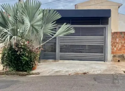 Casa com 3 Quartos para alugar, 20m² no Jardim Portal do Sol, Marília