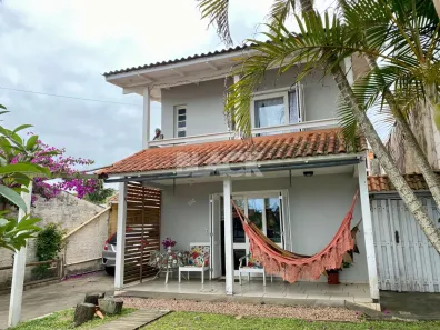 Casa com 5 Quartos à venda, 180m² no Torres, Torres