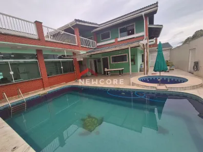 Sobrado com 4 Quartos à venda, 307m² no Balneário Stella Maris, Peruíbe