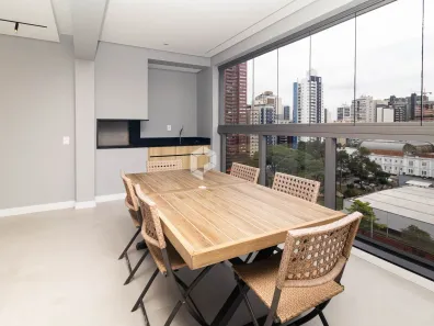 Apartamento com 3 Quartos para alugar, 138m² no Centro, Curitiba