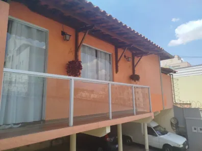 Casa com 2 Quartos à venda, 65m² no Cabral, Contagem